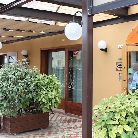 Da Renzo فندق تريفيزو